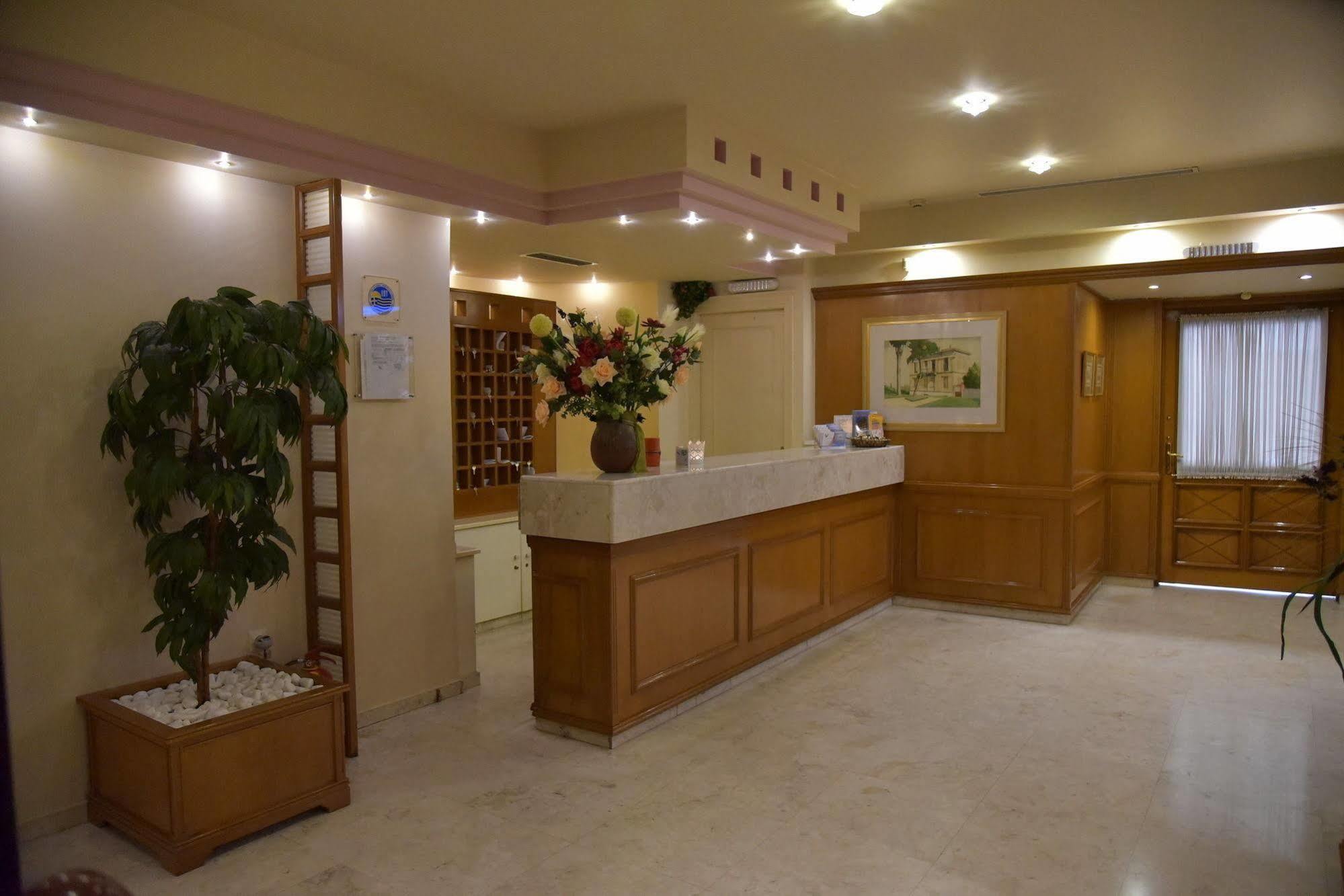 Victory Inn Hotel Athens Ngoại thất bức ảnh